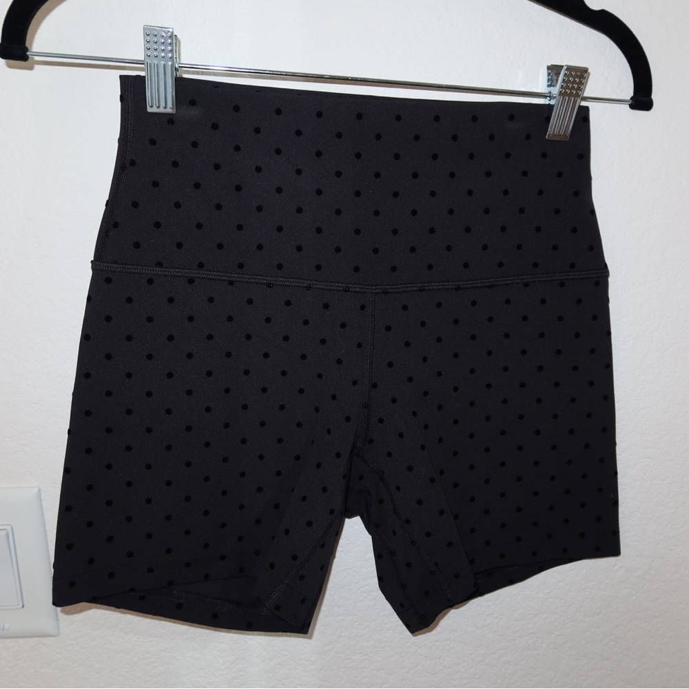 Lululemon Flocked Polka Dot Set – Flow Y Bra + Align HR Shorts (Hemmed 5”)|Black - Picture 6 of 10